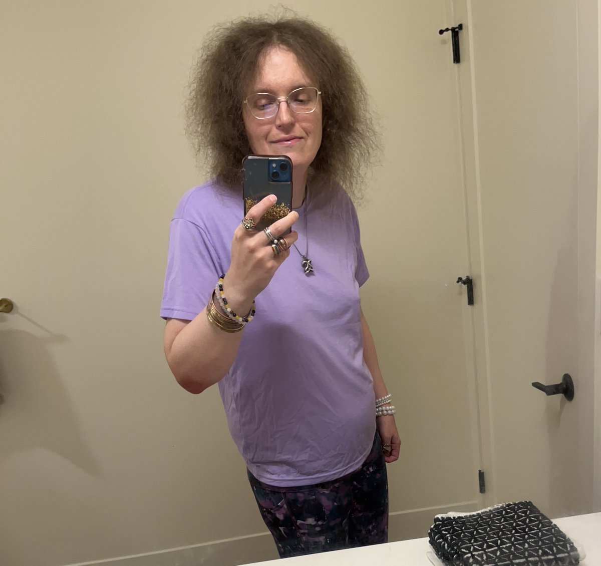 RoseKnapp_'s tweet photo. Happy Nonbinary Awareness Week! 💛🤍💜🖤
#nonbinarypride #nonbinaryawarenessweek #nonbinary https://t.co/vs4OWDcIty