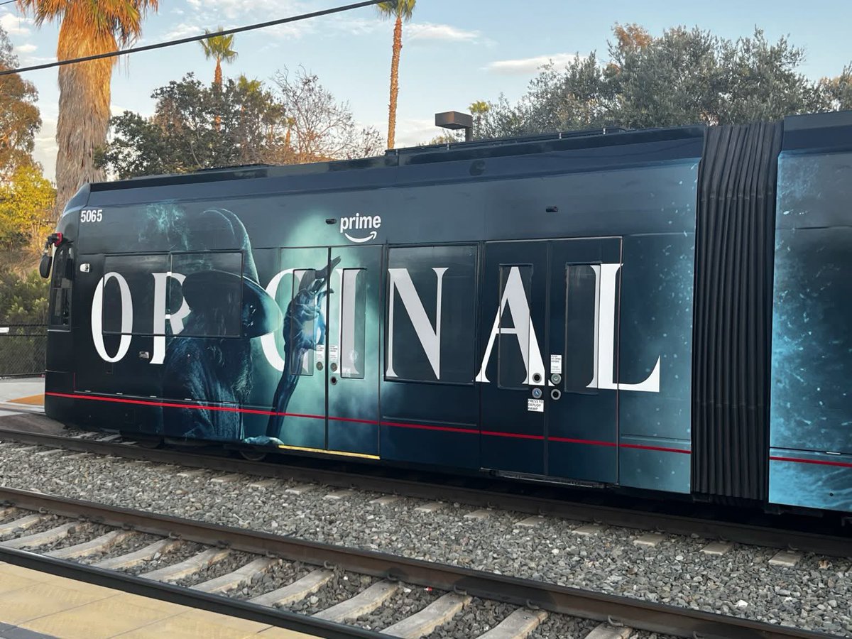 FellowshipFans's tweet photo. First look at Gandalf (+ hat!) in Season 3 of The Rings of Power, courtesy of @SD_Comic_Con 

#TheRingsofPower #SDCC https://t.co/W5ZyrQTWMm