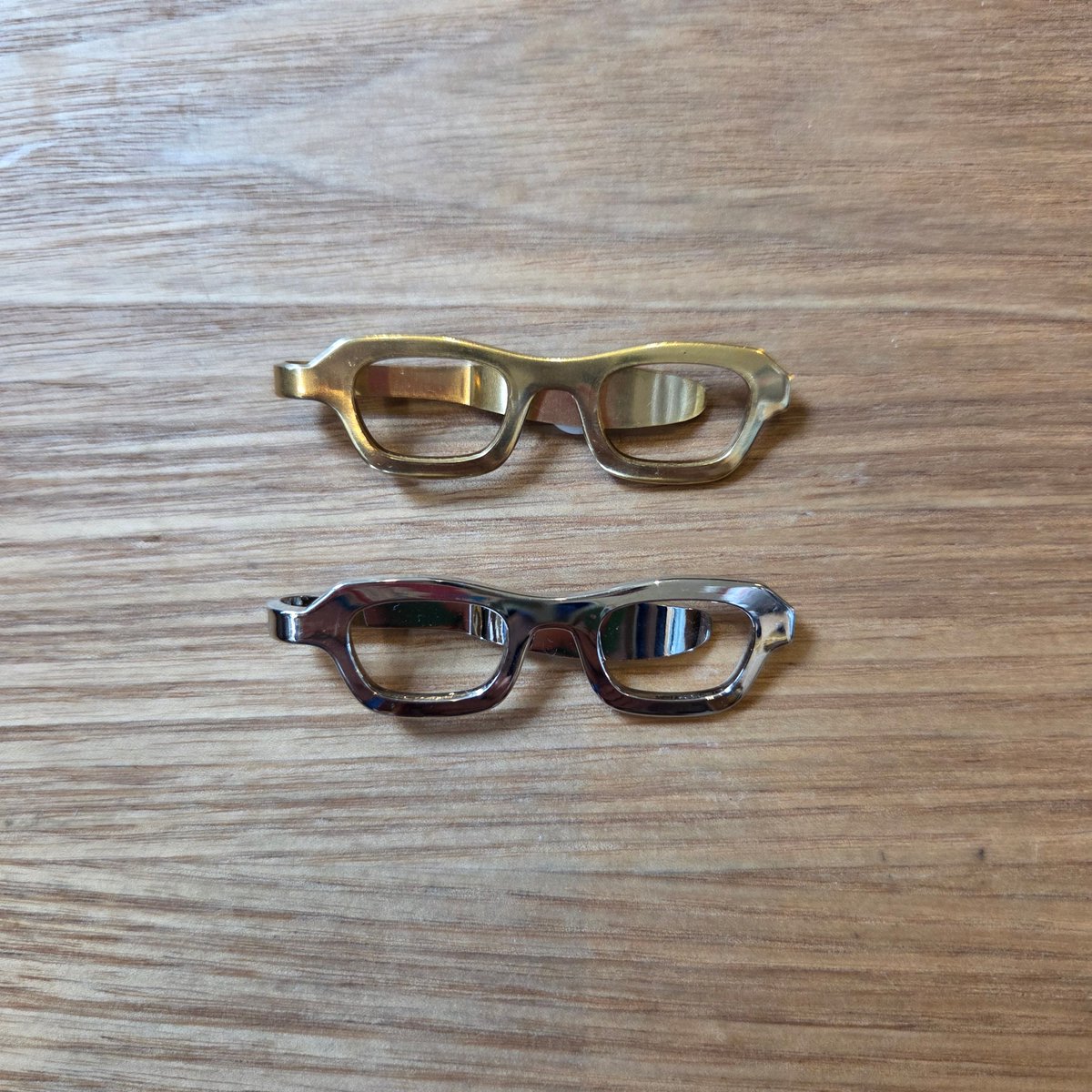 36Sublo's tweet photo. 【店頭商品】clip and life 各￥1,100(税込)
ジャケットのポケットに、バッグに、ネクタイに、マネークリップや本のしおりとして、自由に使えるメタルクリップ。四角いめがねとのび猫が新入荷しました！ちょっとしたプレゼントにもオススメです👓🐈 https://t.co/GNCqSxtPH3