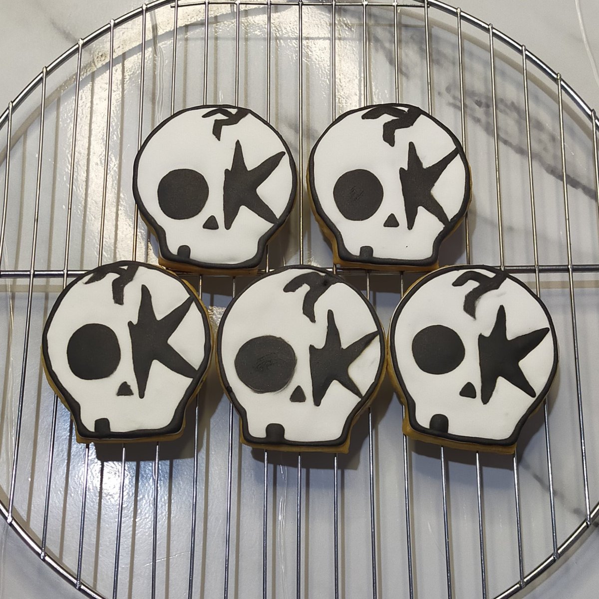 monjiro_cookies's tweet photo. Custom order cookies logo One Ok Rock🔥
#cookies #icingcookies #oneokrock https://t.co/13xLefXRIV