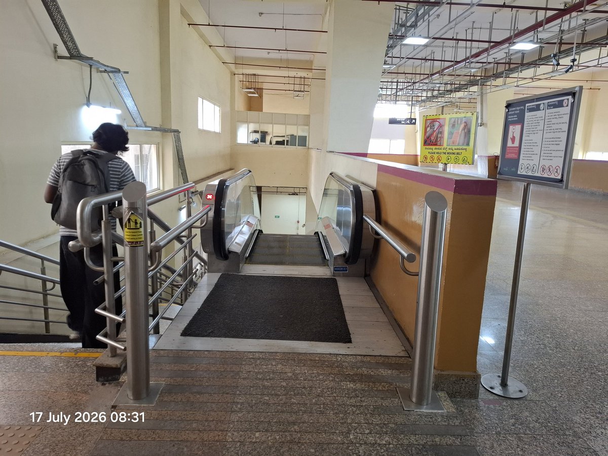 Dwriteguy's tweet photo. @cpro3naamametro i paid the full fare. Any reason why @nammametro did not allow use of escalator at M G Road? @DarshanDevaiahB @THBengaluru https://t.co/gvTZ910E8a