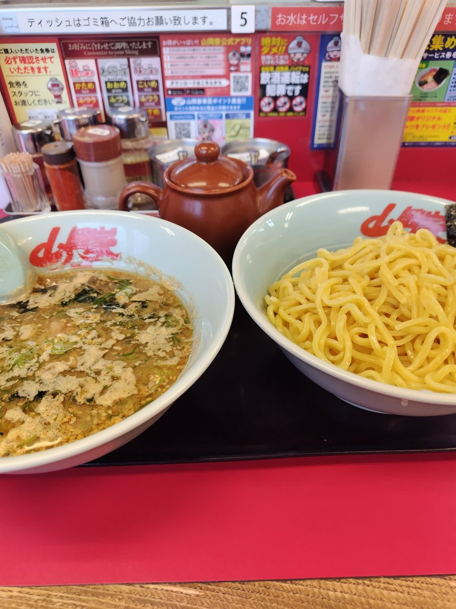 atusi0528's tweet photo. １０２杯目
#山岡家テクノポリスセンター店
醤油つけ麺
酢抜き

今日も暑くなりそうなので
熱中症対策に
朝ごはんは
山岡家のつけ麺
濃いめにして塩分補給

酢抜きを覚えてから
つけ麺がうまいうまい

対策したのに
今日はそんなに暑くなかったｗ
ご馳走様でした https://t.co/wHxYZFpuiC