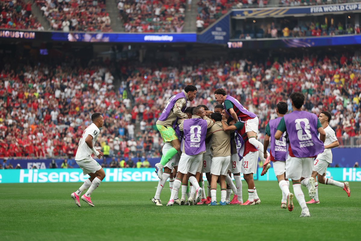 hisense_japan's tweet photo. 試合中、ピッチサイドのHisenseロゴを見つけられましたか?👀⚽️
スタジアムで生まれる数え切れない感動。
その熱狂を支えるオフィシャルスポンサー、Hisense。
#Hisense #FIFAWorldCup #W杯 https://t.co/AB7vNdUgcT
