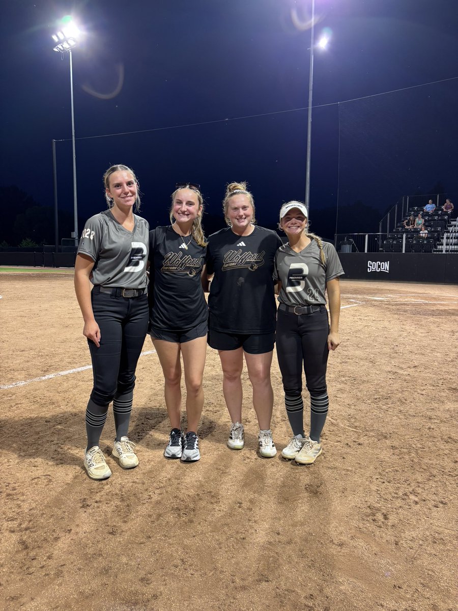 graysonbopp24's tweet photo. Spent the evening at my favorite place!! Always a fun time when I’m at my future home! I got to see one of my future teammates and some of my current ones too!! Thanks for putting on a great camp!! 

@WoffordSoftball 
@CoachCButler 
@TaylorLiguori 
@jwint11 
@EliteWeddington https://t.co/gn76lTjSD1