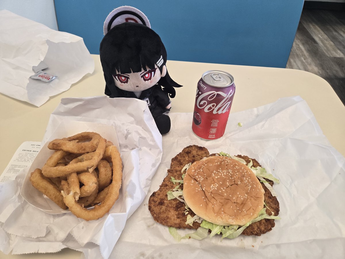 pinoyricochet's tweet photo. Long day. Pork Tenderloin and Onion Rings for lunch, which means Rio and I went Big Boy trainspotting again. Never kill yourself. https://t.co/seWFRT5ipv