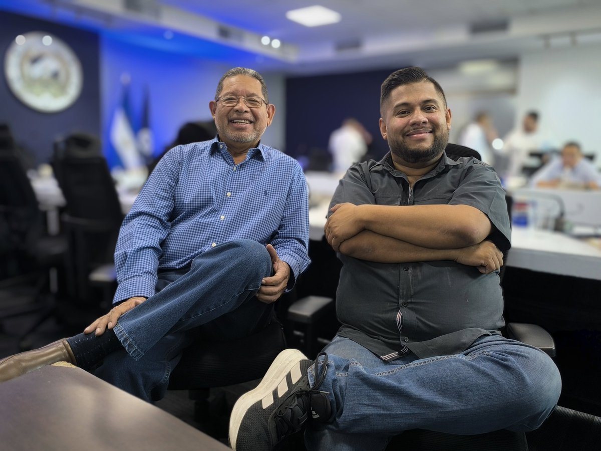 SimonPaz_Sv's tweet photo. #Resumen
Sesión de Concejo Municipal de San Salvador Centro.

Hemos solicitado que se priorice y se busquen alternativas para atender las diferentes solicitudes de las comunidades, lo cual es la razón de ser de la municipalidad.

#SanSalvadorCentro #ElSalvador #FMLN https://t.co/RakGvJz7GY