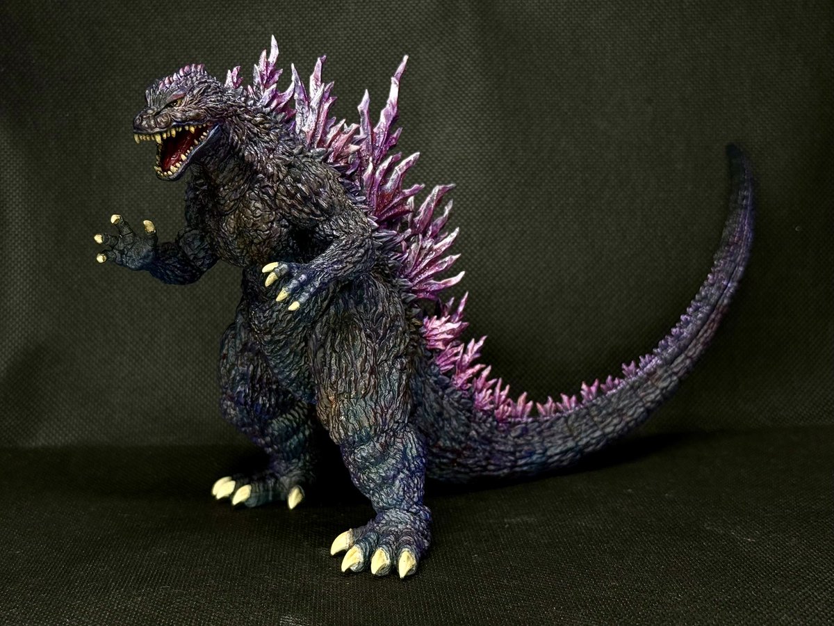 アオシマ文化教材社様のモニター企画で製作した「ゴジラ2000」が完成