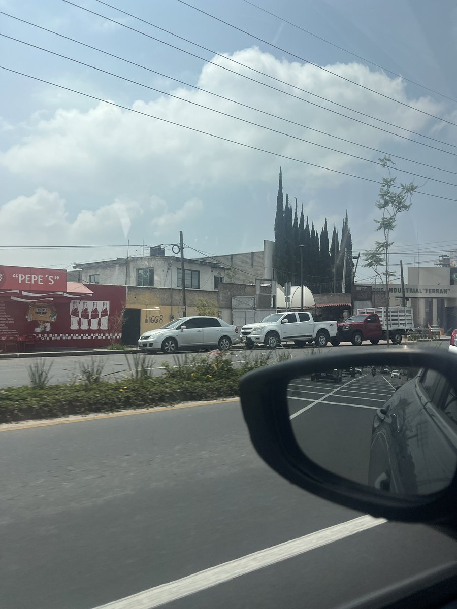 ParrParr91's tweet photo. @MovilidadZap @JaliscoVial @TransporteJal Otro día otra vez lo mismo @MovilidadZap @JaliscoVial @ZapopanGob @Trafico_ZMG https://t.co/x4JklyY01W