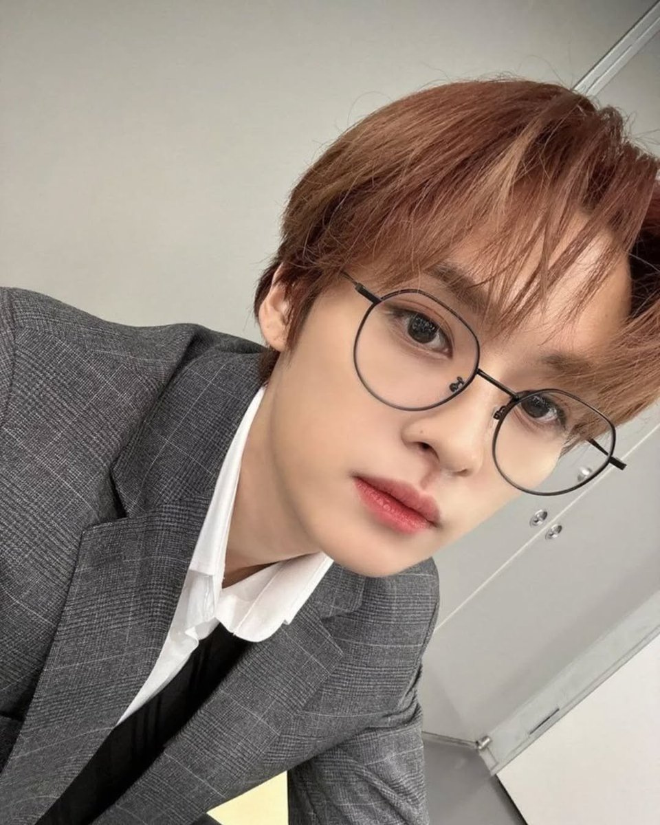 irin_o00's tweet photo. 안경노~
#LeeKnow #리노 #リノ https://t.co/fb0HpfWRNu
