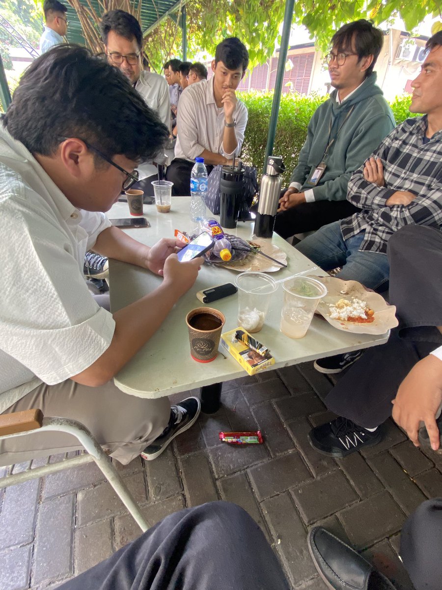 ryplma's tweet photo. kalo limit gini bingung juga di kantor ngapain https://t.co/Tn2sPuF0cI