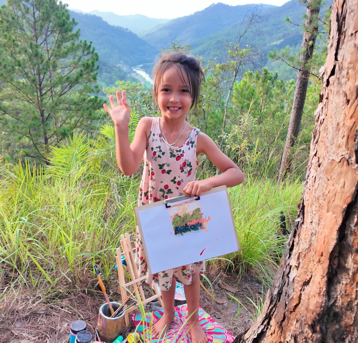 MiaMaiArt's tweet photo. Found this beautiful place to create art—high up in the mountains of Da Lat, next to a large pine tree, overlooking the La Bá River in the valley below. It's located only 2 km from our home!
#art #nature #dalat #vietnam https://t.co/zkN414J60v