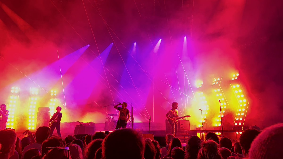 hamddiiiiii's tweet photo. The best thing about Chicago is you're never missing out on any tour https://t.co/9yoGxPdmSO