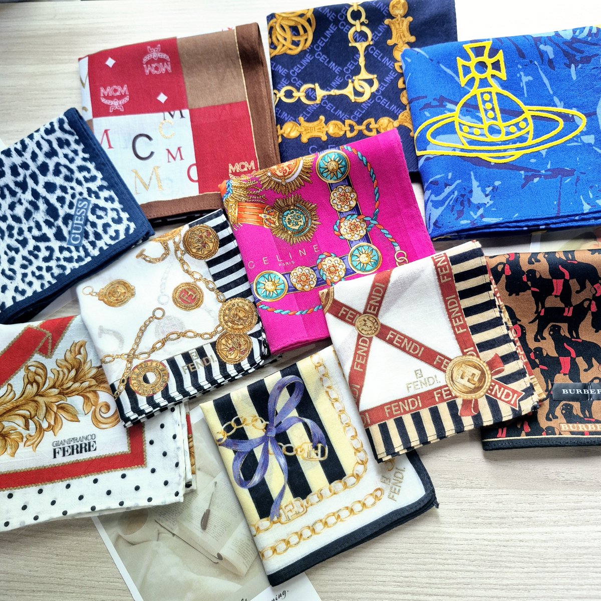 WRTN_P's tweet photo. ผ้าเช็ดหน้า ผ้าผูกผม แบรนด์เนมสวยๆ ผ่าคุณภาพดีงาม ซับน้ำดีเยี่ยม งานลอตใหม่ สวยจี๊ดม้ากกกเลยน้าาา ส่งฟรีอีกต่างหาากกก

https://t.co/efMAkI3Ka8 https://t.co/1PsQmMnEL6