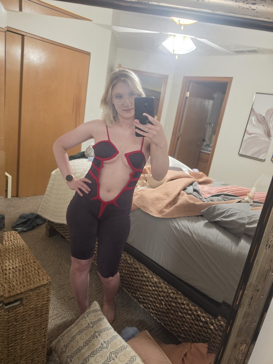 NinthASSassIn's tweet photo. The costume I've been wanting to make for over 10 years is finally starting to come together. Just a reminder that you can do anything you set your mind to. You don't always need years and years of training. #cosplay #fgo生放送 #fgo #fatecosplay #fgocosplay #bersercu #berserker https://t.co/zm3cQlb2KU
