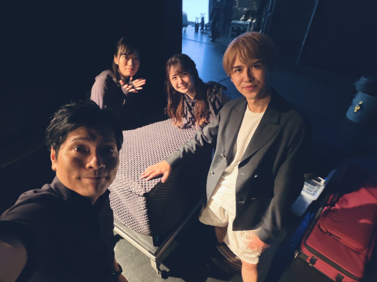 Youri_magic's tweet photo. 四宮伊織さんのライブ「Metaphysics」のオープニングにて、三志郎さんとイリュージョンショーを披露させていただきました！

ショーの後は、そのまま四宮さんのライブを楽しませていただきました！
かっこよすぎて最高のライブでした👏
皆さま、本当にありがとうございました！

#四宮伊織Metaphysics https://t.co/clSixNMw7j