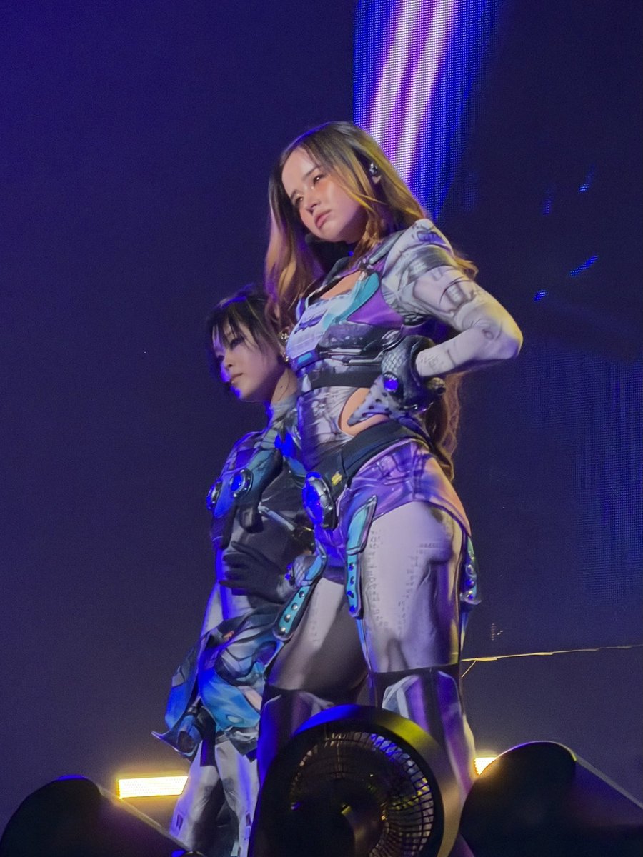 greggybuys's tweet photo. took these photos from the concert!!!

#XG
#XG_WorldTour_THECORE https://t.co/Jemx3L41me