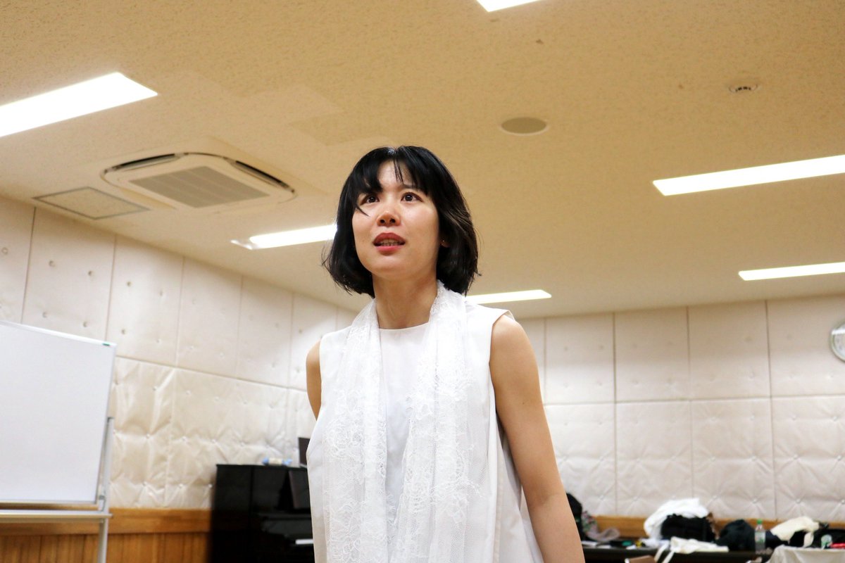 ragiragihoux's tweet photo. ◤◢◤◢◤◢◤ ◢
あした遂に初日🤡
◤◢◤◢◤◢◤ ◢

いちご一族の珍公演『#おハムレット』
2026年7月25日(土)26日(日)
SOOO dramatic! (入谷)

皆様のご来場を大騒ぎでお待ちしてます

出演：内田倭史 大塚瑞季 須田遼太郎
作曲/演奏：吉岡翼
作：島川柊
演出：谷風作
https://t.co/UjfrbjdC3N https://t.co/PecW99otls