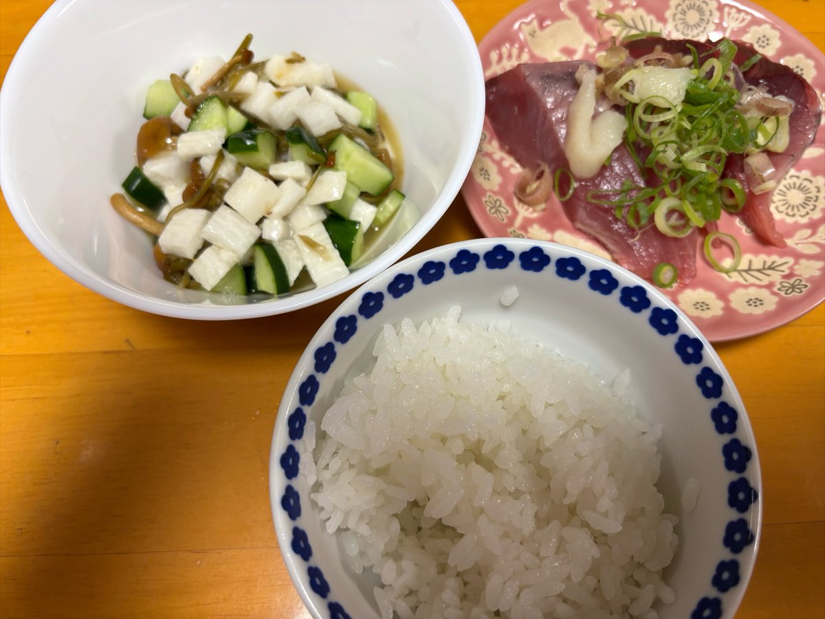 ibd_cd_neko's tweet photo. 最近のご飯
暑いとお刺身や酸味のあるもの食べたくなる🫠

ピーマンまるごとレンチン煮浸し作ったら種まで美味しく食べられた😳
また作ろう。 https://t.co/PMpNueFQJV