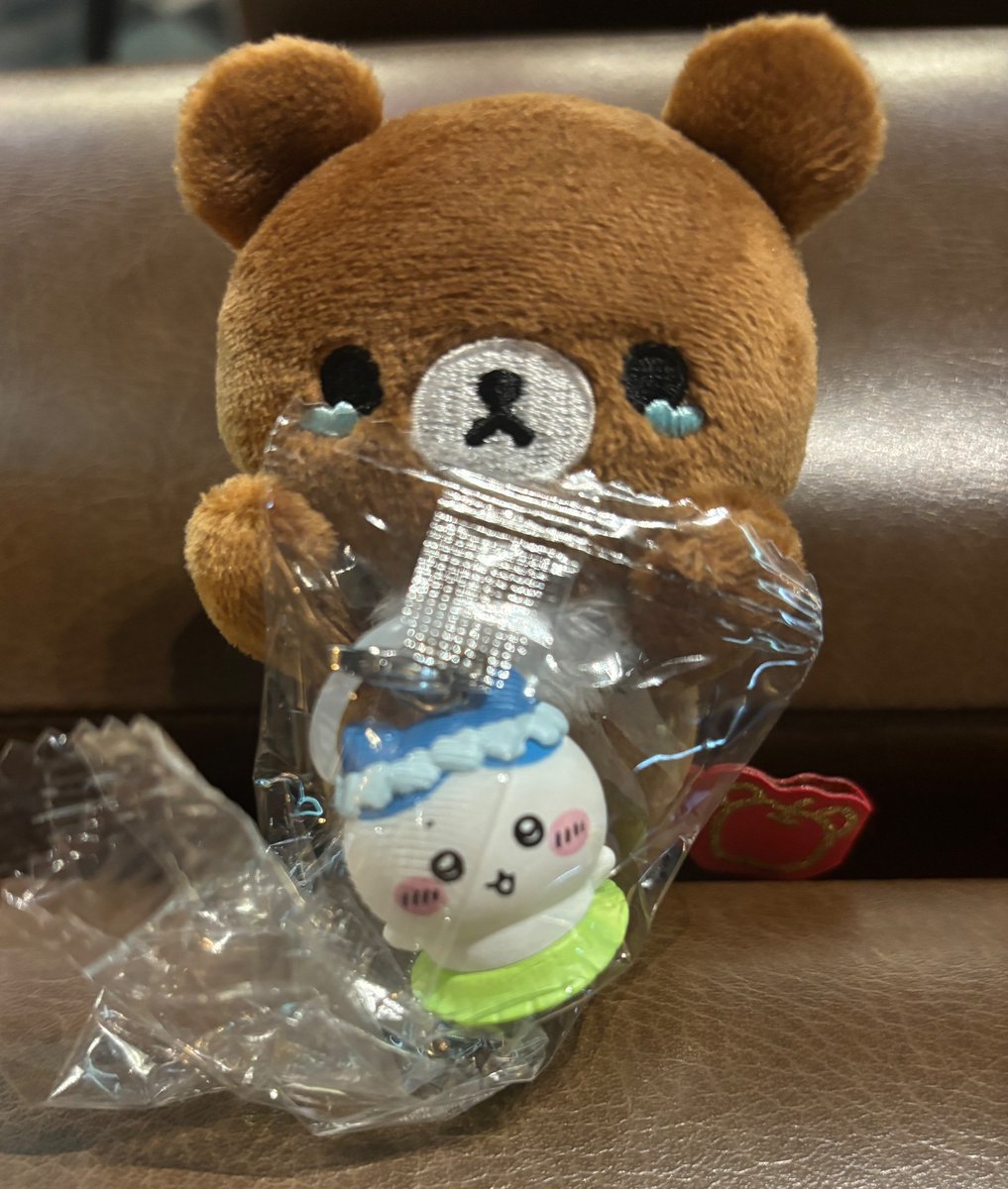 kog_sama's tweet photo. ラッコ出たけどハチワレに‼️
なんとかなったーー!!

交換してくれたヤングなお兄さんありがとうございます😭 https://t.co/MgYxUVYjHk