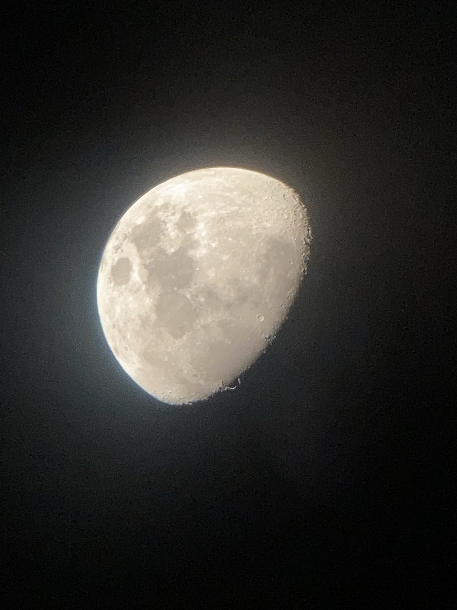 dob22in's tweet photo. 月のあたりには雲がある。 https://t.co/2VDgRLDgYU