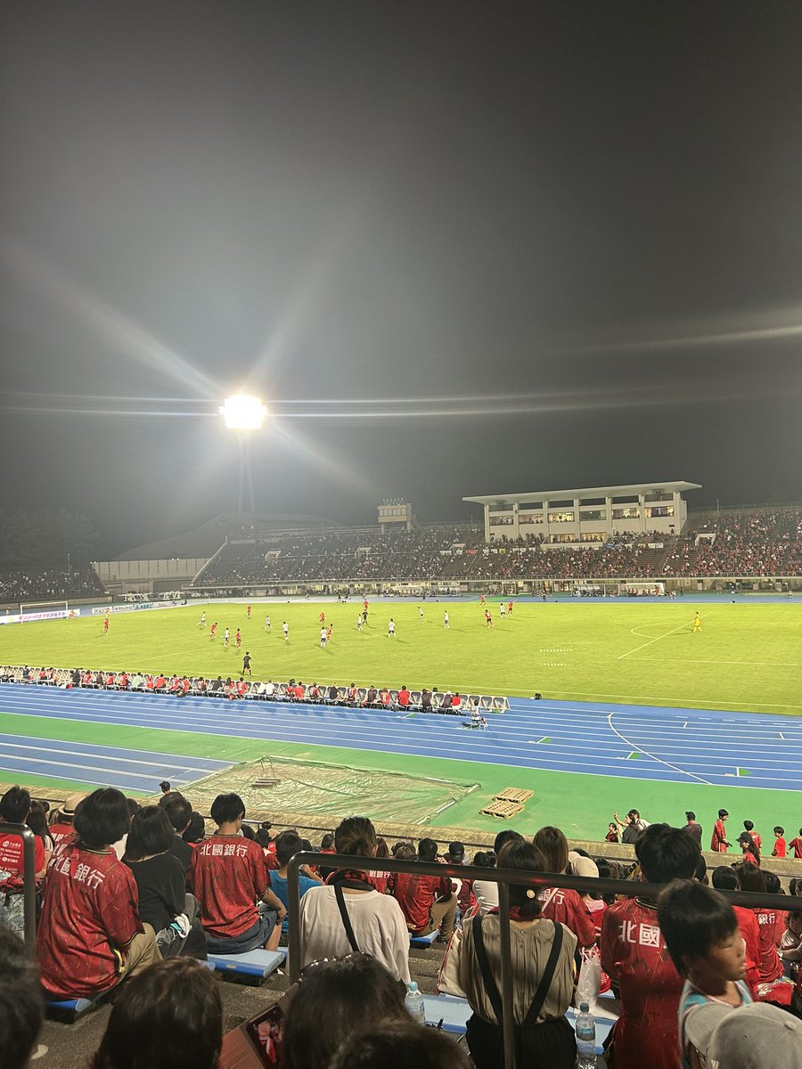 rk_zwe's tweet photo. 個人的には初めてのツエーゲン1万人越え試合でした https://t.co/28lN9Hbwjm