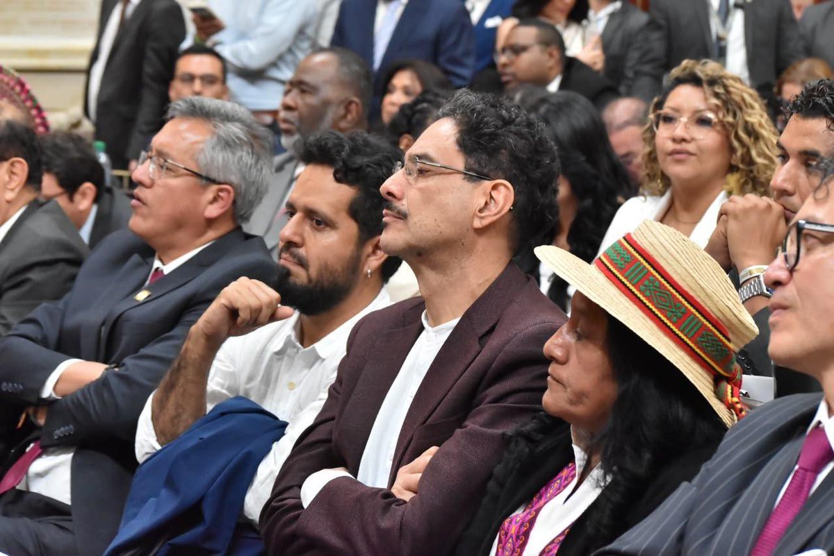 sofibicky's tweet photo. Yo me pregunto. Quién o con qué recursos se va a financiar este acto público que pretende hacer @IvanCepedaCast el 7 de agosto en Barranquilla?? Hasta cuándo tendremos que tolerar que este tipo perdedor esté haciendo shows de quinta por toda Colombia?? https://t.co/mHqn8kBtKx