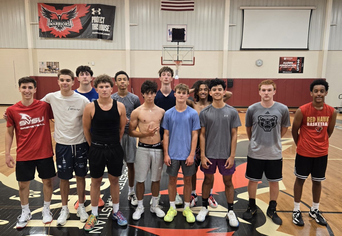 OEBBall2028's tweet photo. Last practice of the summer.  It's been a while since we had the whole crew 🔥🤞🏾.  Journey continues. 
#OaklandElite #Together https://t.co/PR8jSHnipp