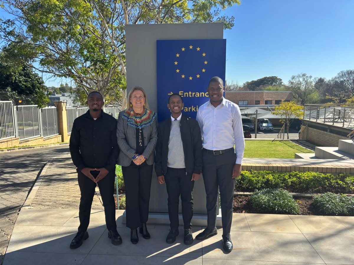 sayagayouth's tweet photo. Today, SAYAGA met with H.E Ambassador @SandraKramerEU  to bid our farewell as she finishes her term as Ambassador of the @EUinSA EU Delegation to RSA. We wish her all the best, and the EU is and will always be a predictable and reliable partner 🇿🇦🇪🇺 @eu_eeas https://t.co/bTFwh443nk