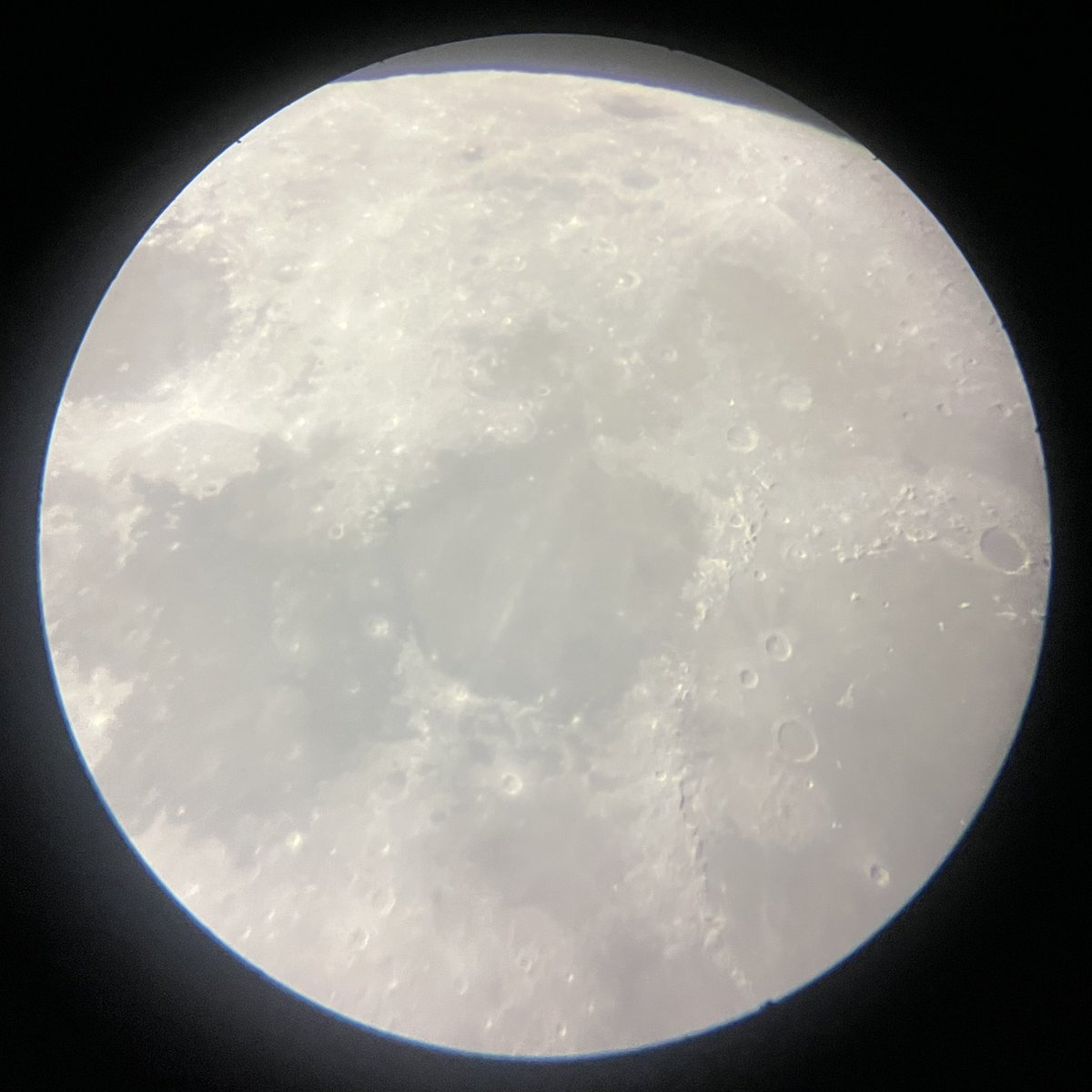 cheeze_toastie's tweet photo. The moon tonight through my telescope !! https://t.co/YjlnPDxe2M
