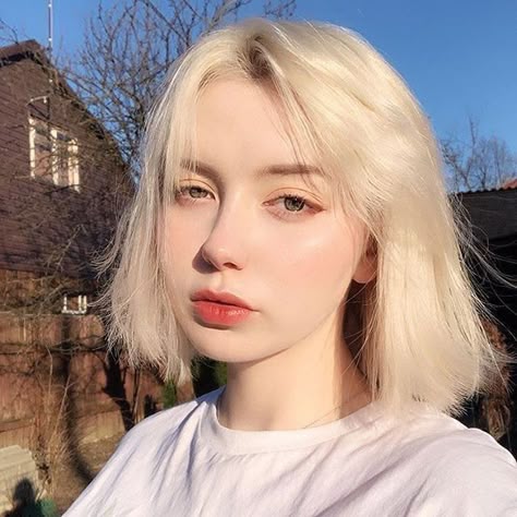 reego2000's tweet photo. Sun-kissed portrait vibes with a fresh blonde look
uQw https://t.co/Q4H9kWiU2m
