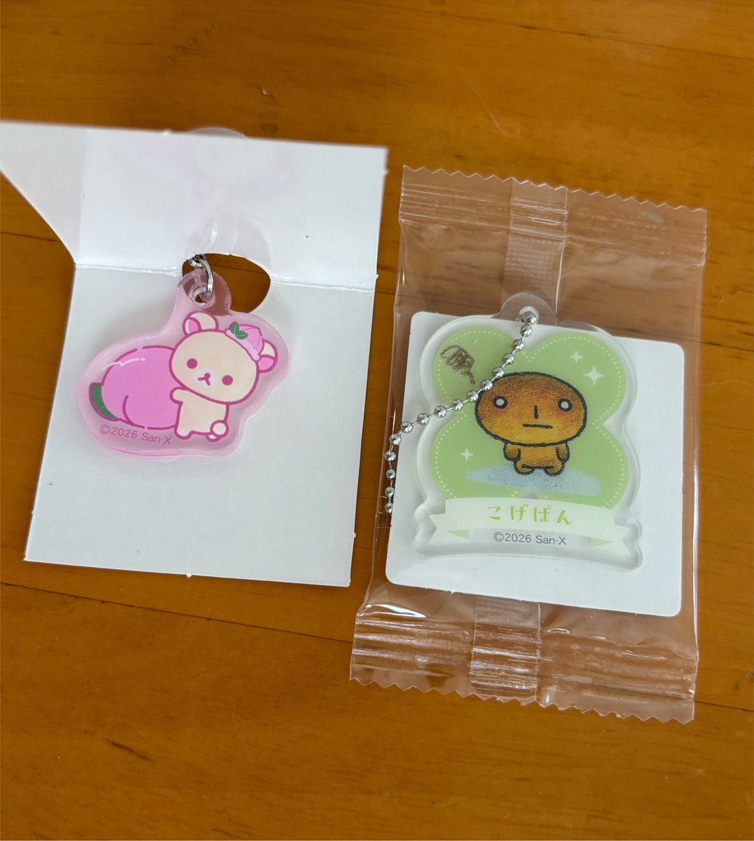 ibd_cd_neko's tweet photo. セリアで可愛いのみっけ😍
懐かしさで買っちゃうよね。
マーカーチャームでたれパンダ出たの嬉しい！カラフルなの多いのにお葬式みたいな色合い💦欲しいのが出るまで買いたくなるね。 https://t.co/qkouUa3PVR