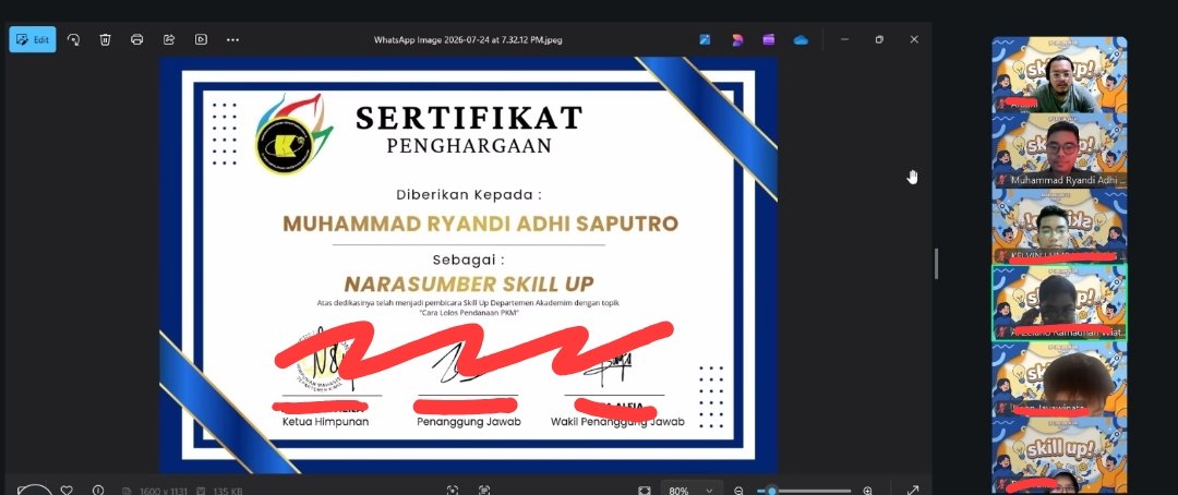 toki315go's tweet photo. Otsuu atas vc tudeii, mohon maaf saya se multi tasking itu... 

Alias, kembalikan beberapa detik kita akibat zoom sebelah udh mulai 😭😭 *canda wkwk

@Heidi_JKT48 #HeiVC https://t.co/08Qv4HNNZX