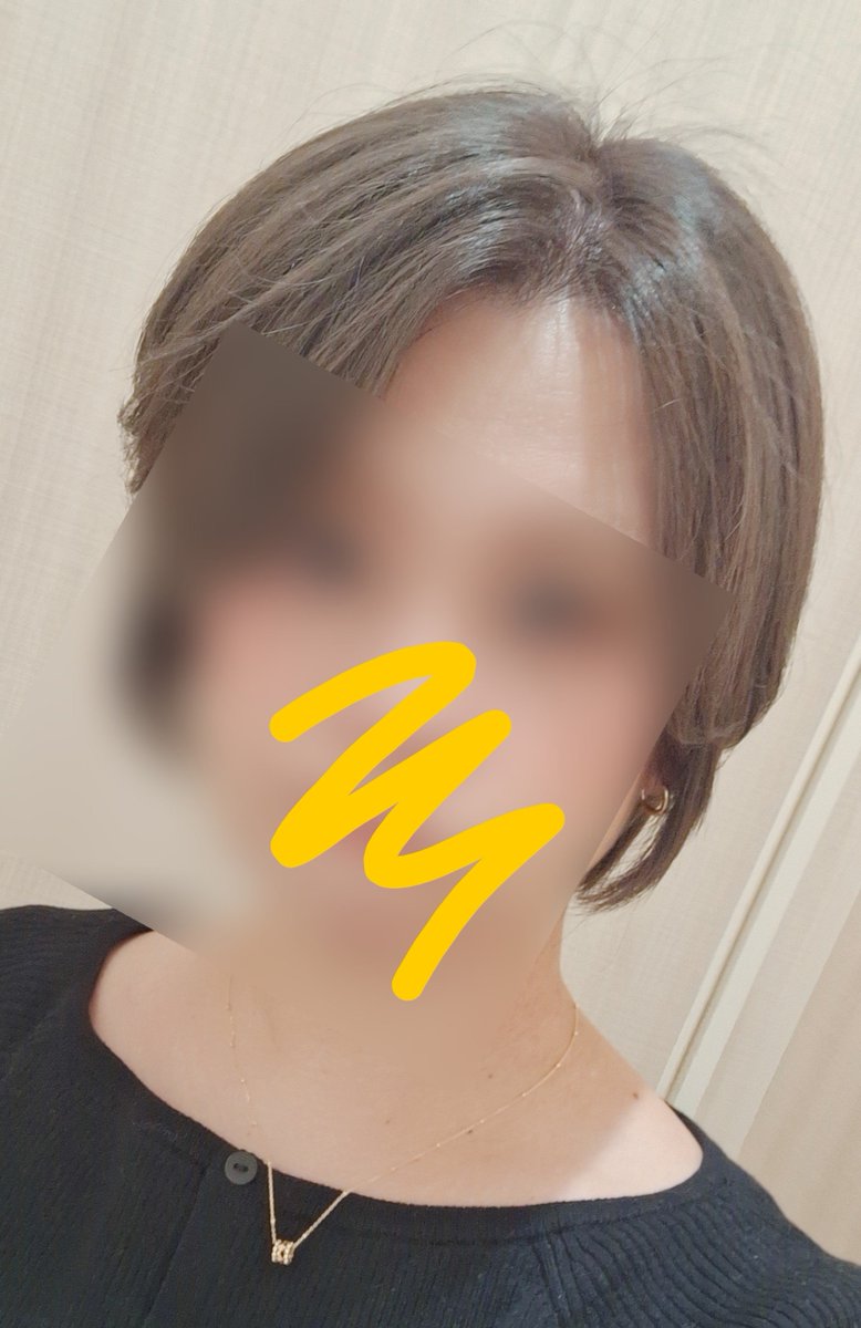 もももん tweet media