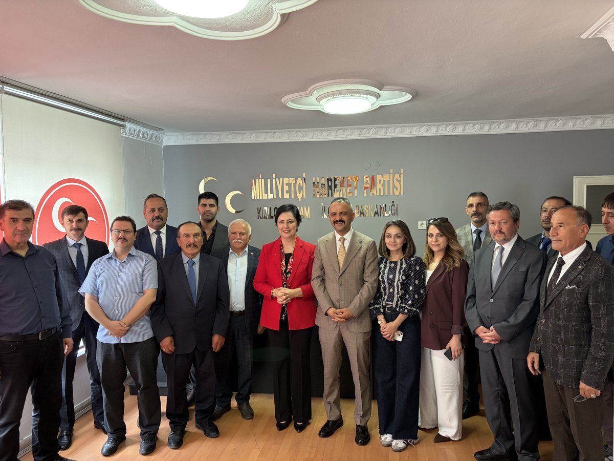 nevintaslicay's tweet photo. Bir inanca sarıldık,
Sevgi ile karıldık,
Ne durduk ne yorulduk,
Yan yana beraberiz biz. 

Gerçekleştirilen Kızılcahamam ilçe kongremiz sonucunda sorumluluk üstlenmeye devam eden Kızılcahamam İlçe Başkanımız Nuri Odacı’ya görevinin hayırlı olmasını diler, teşkilat mensuplarıyla birlikte gönül ve emek verdikleri her adımlarında başarılı olmalarını temenni ederim. Biriz, beraberiz; budur gönül irademiz.