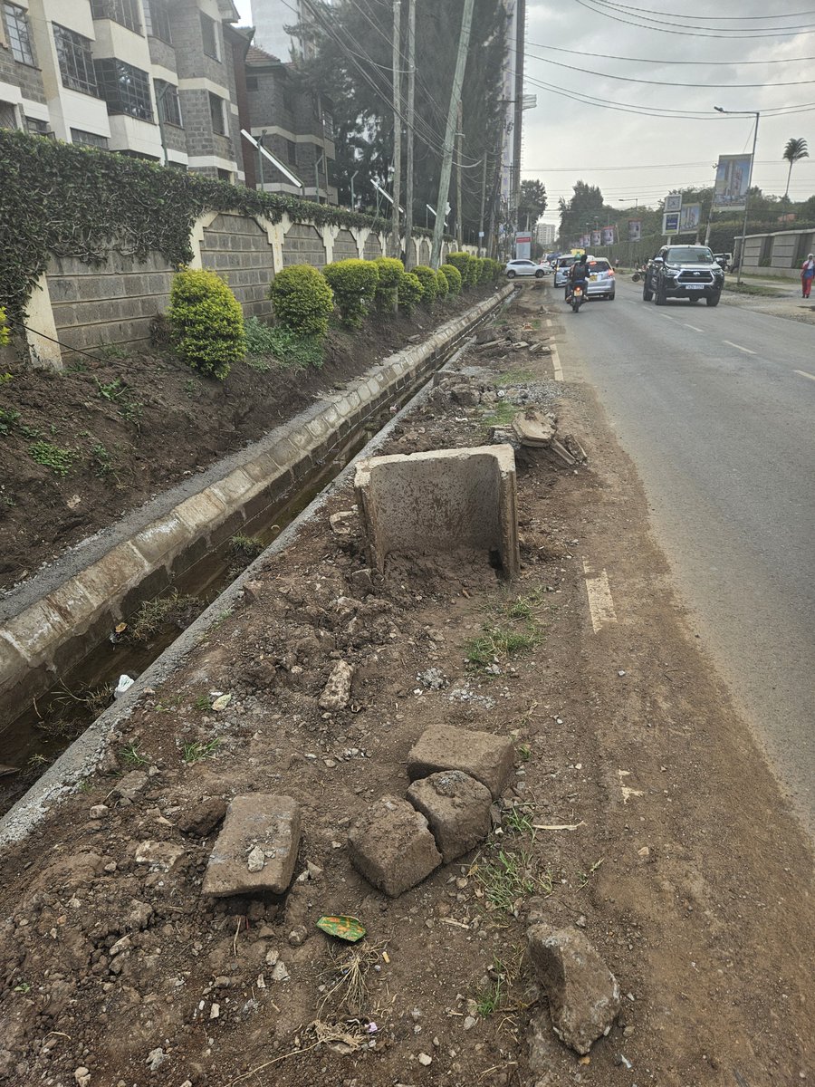 Carbonblue4's tweet photo. Perfectly finished new drainages. In kilimani. We are greatful our wonderful city engineers. Asante. Work well done. Finished better than it was before. Very safe and excellent finishing! Big up. 
#ReclaimNairobi @Alfayaz11 https://t.co/wLLH9kM70h