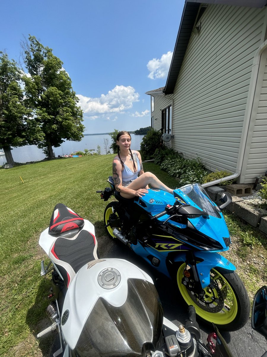 aliikenobi's tweet photo. Haven’t posted in two years so here is my new bike 🩵 

#yahmaha #r7 https://t.co/lnDiRiZR4d