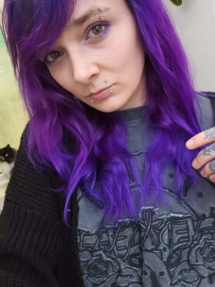arcticfoxcolor's tweet photo. @twitchygirlx is absolutely stunning in our vibrant Purple AF! πΎπ
#ArcticFoxHairColor #VividsAF #PurpleAF #vegan #crueltyfree https://t.co/FlH9zkMn3N
