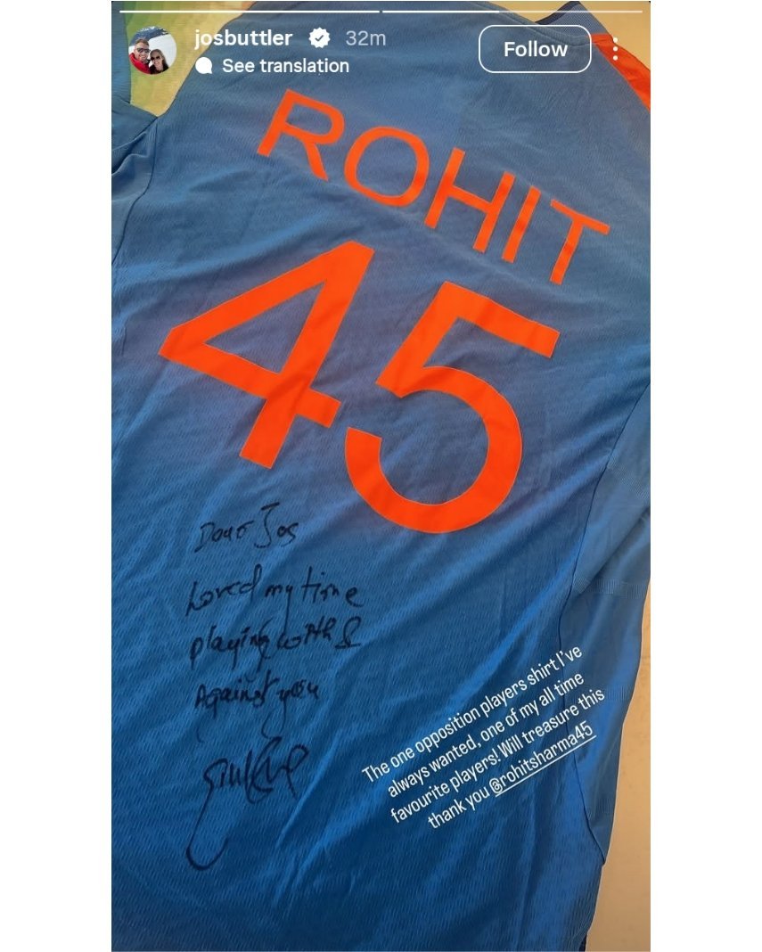 45Fan_Prathmesh's tweet photo. The greatest T20 batsman fanboying greatest white ball batsman. Hmm nice 👊🏻🐐 https://t.co/kGLFsSppHt