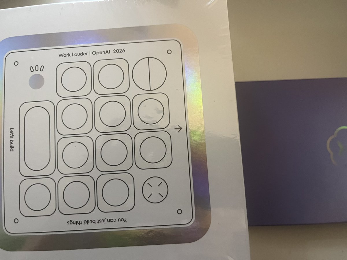 ohisamarketer46's tweet photo. Codexのwork loader届いてた！
わくわく https://t.co/SLqrYNm4He