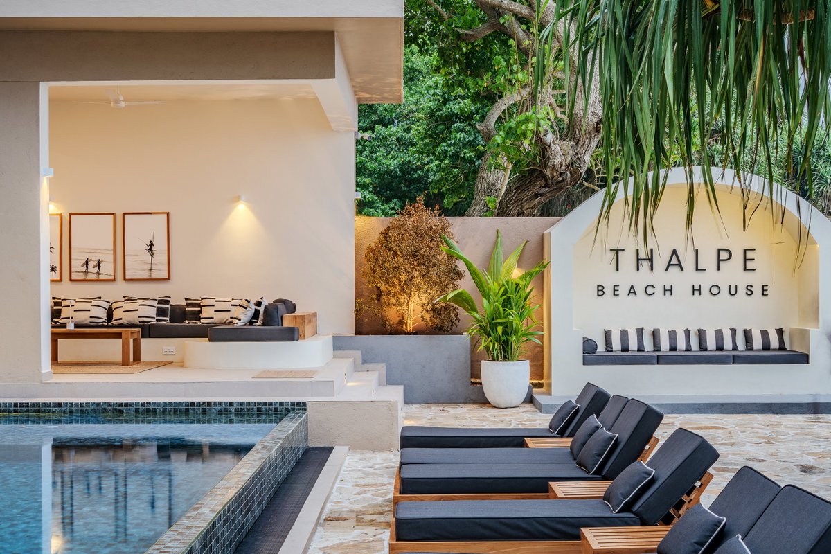 VillasSri's tweet photo. Wake up to stunning ocean views, relax in a beautiful infinity pool, and step directly onto the beach and famous rock pools.

https://t.co/WcDNyleoCt

#SriLanka #VisitSriLanka #TravelSriLanka #LuxuryVilla #BeachVilla #BeachHoliday #OceanView #TropicalParadise #VillaHoliday https://t.co/UjVqVuJdNY