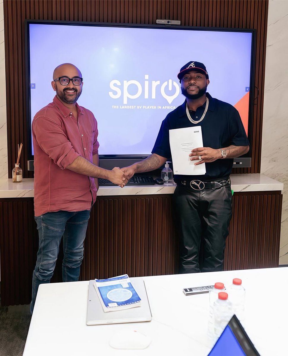 SophieSophy8's tweet photo. We aren't waiting for the future of African mobility. We're riding it right now with DAVIDO as our ambassador.πβ¨
Battery swaps, zero noise, pure ambition.β‘οΈ
#SpiroUganda #PoweredByUs https://t.co/uVAWeX616d