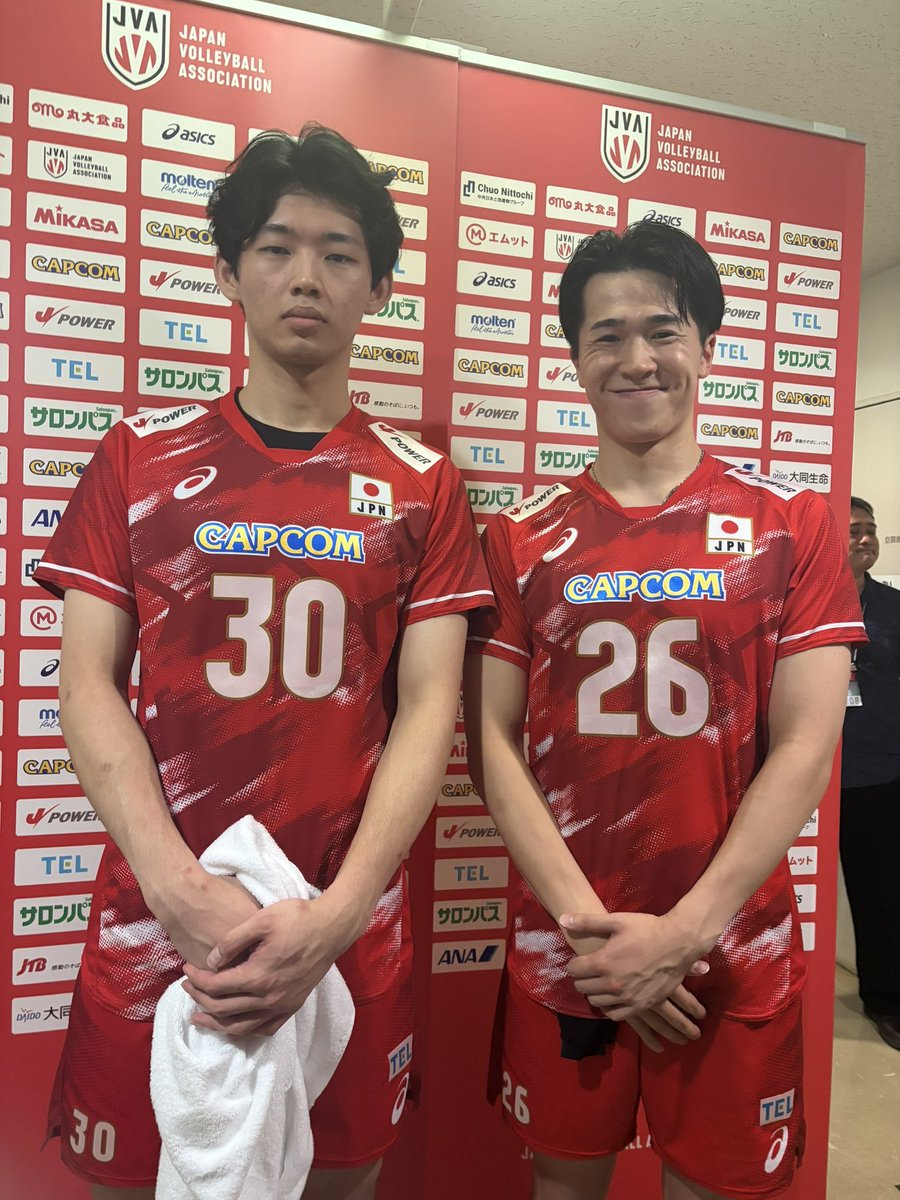 fujitv_volley1's tweet photo. 「2026バレーボール男子日本代表 国際親善試合 日本B対イタリア 神奈川大会」

🇯🇵日本B 0-4 イタリア🇮🇹
(23-25 20-25 28-30 23-25)

VNLファイナルラウンド進出を決めているイタリアとの親善試合に挑んだ日本代表Bチーム✨

VNLの大阪ラウンドに帯同した #西川馨太郎 選手の速攻や #後藤陸翔 選手らのサイド攻撃で得点を重ねるも、サーブで苦しめられた日本。
接戦をものにすることができず、ストレートで敗れました。

※4セット目はボーナスセットとして実施

#バレーボール男子日本代表
#駆けあがれ最高の先へ