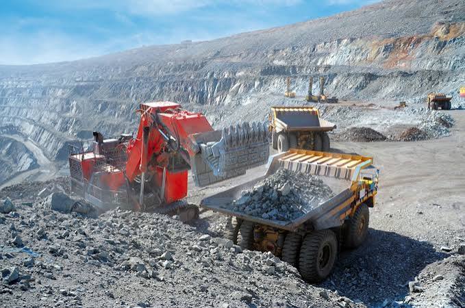 XMarna674's tweet photo. Canada could matter more in the next copper cycle. Copper has traded above $13,000/t as inventories tightened. NRED added 4,573.82 ha beside Wilmac.

#omegle #Investing #questpit AMD QCOM MSFT https://t.co/zTIHp470gC