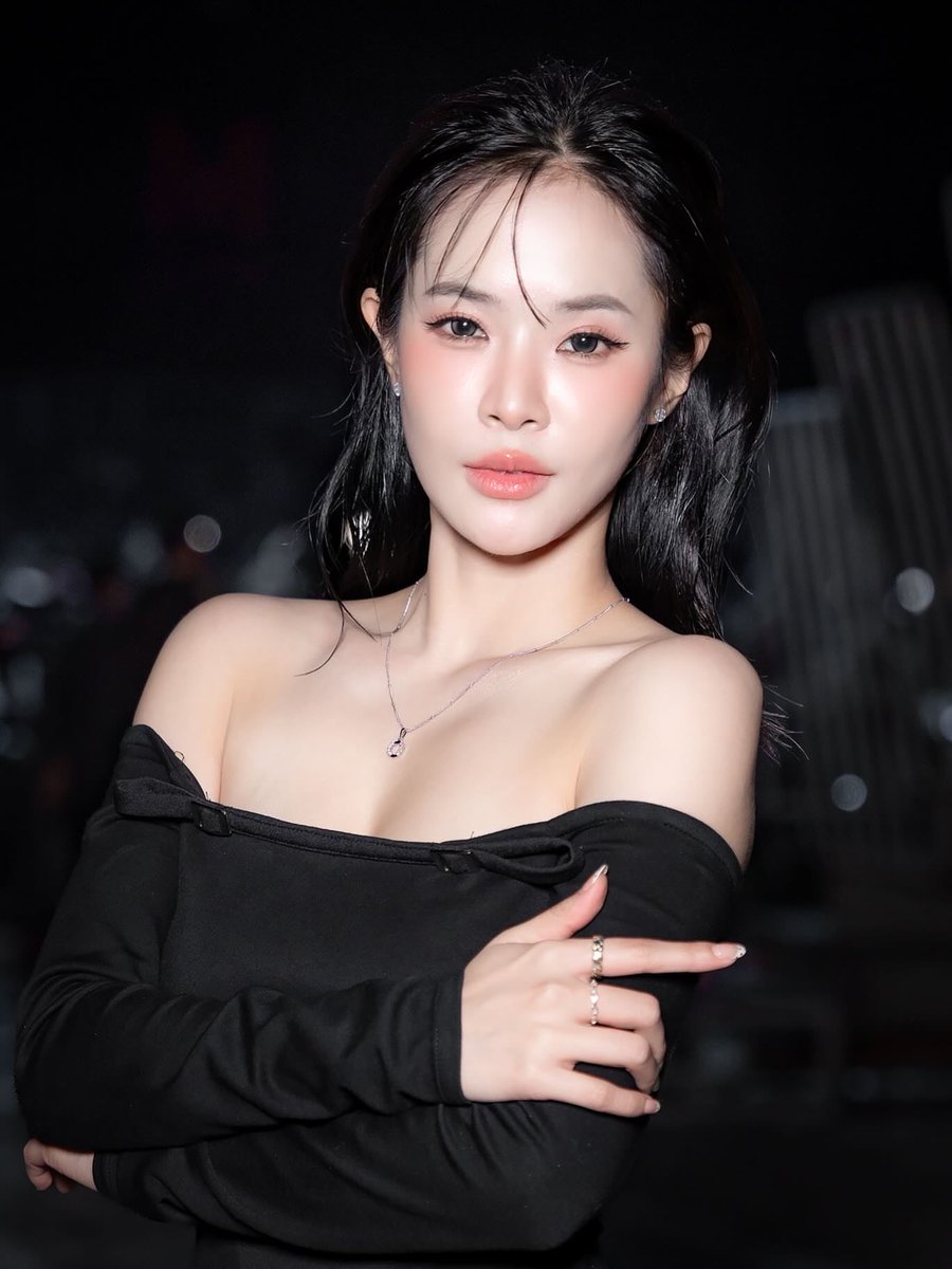 fyir343's tweet photo. 😍🤤 https://t.co/DziArhVow1