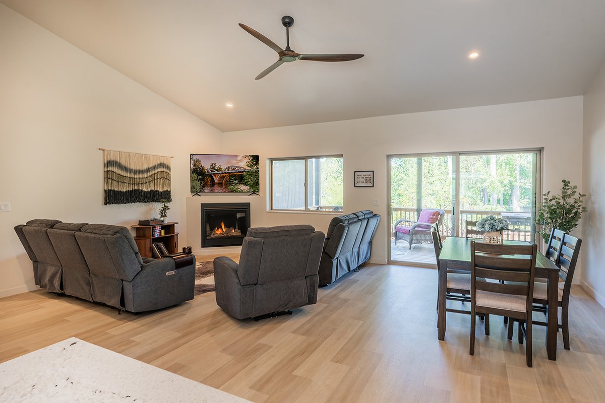 GrantsPassVHome's tweet photo. Some trips deserve more than just a room in Oregon. Grants Pass Vacation Home offers a peaceful retreat in Grants Pass, Oregon, with all the space Southern Oregon. Choose your travel dates and make yourself completely at home.
https://t.co/P4sT0KE8hI
#GrantsPass #Oregon https://t.co/d5ImNwUXcW