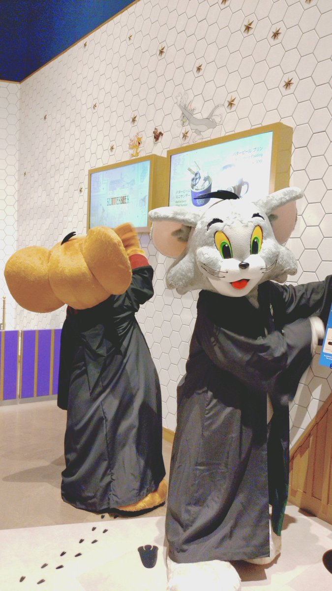 myahtic's tweet photo. @wbtourtokyo

整理券は取れなかったけどまさかのトムジェリ遭遇🐱🐭💕
幸せに心満たされながらスタジオツアー楽しめました

みんなも隠れトムジェリ探してねー

#スタジオツアー東京でトムジェリ発見 
#ハリーポッタースタジオツアー https://t.co/oUSmHT6CKR