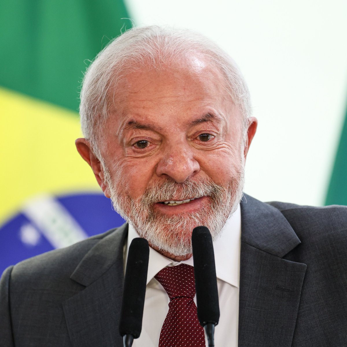 HugoGloss's tweet photo. O presidente Luiz Inácio Lula da Silva sancionou a lei que proíbe a produção e a comercialização de produtos obtidos por meio de alimentação forçada de animais, como o foie gras.

📸: Luna Wang/Unsplash; Marcelo Camargo/Agência Brasil https://t.co/0mIafXoXuP