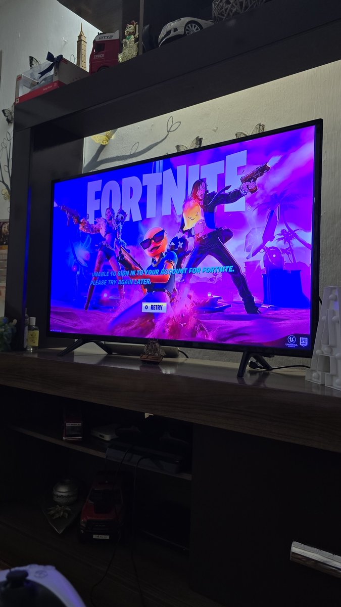 satsu_shun's tweet photo. Why I can't log in but my cousins are able to get in game?!
@FortniteStatus https://t.co/WPKaOwPDUq