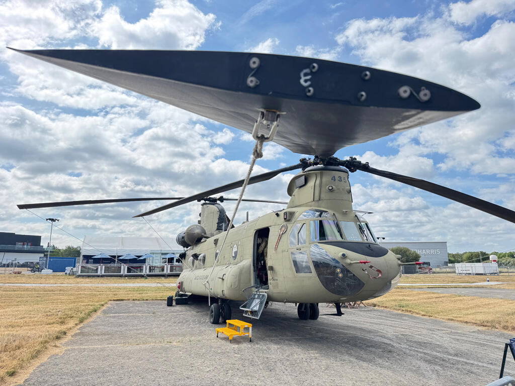 AviationWeek's tweet photo. Military aircraft and equipment showcased at the @FIAFarnborough 2026.

📸 View the rest of the photos: https://t.co/iUlWoVEEqQ

#FIA26 #Defense #DefensePhotos #AviationPhotos https://t.co/VkXr6Tbowt