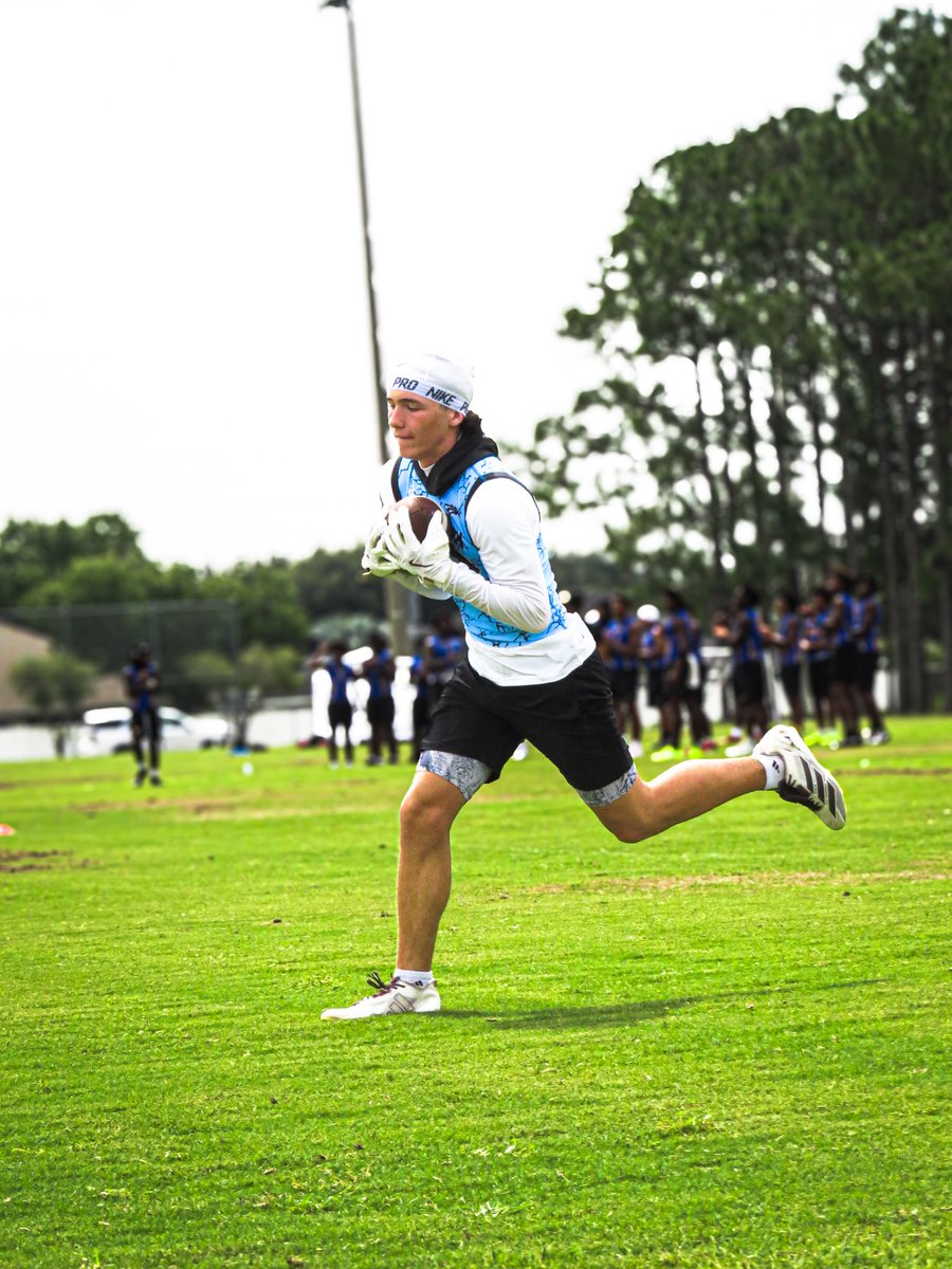 p8willrobinson's tweet photo. Two good plays I made at the Polk County 7on7 at Lake Myrtle Sports Complex in Auburndale FL on July 18th! https://t.co/bj9kM0WAiZ